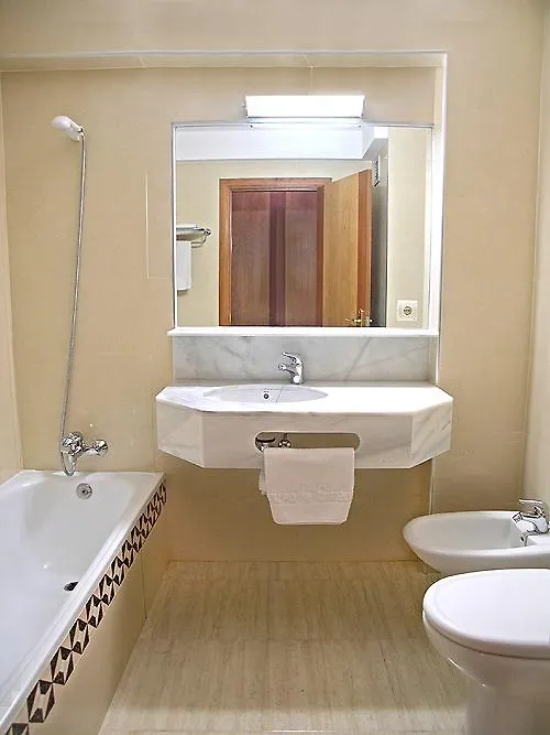 سان أنطونيو Apartamentos La Kiki 2*, سان أنطونيو